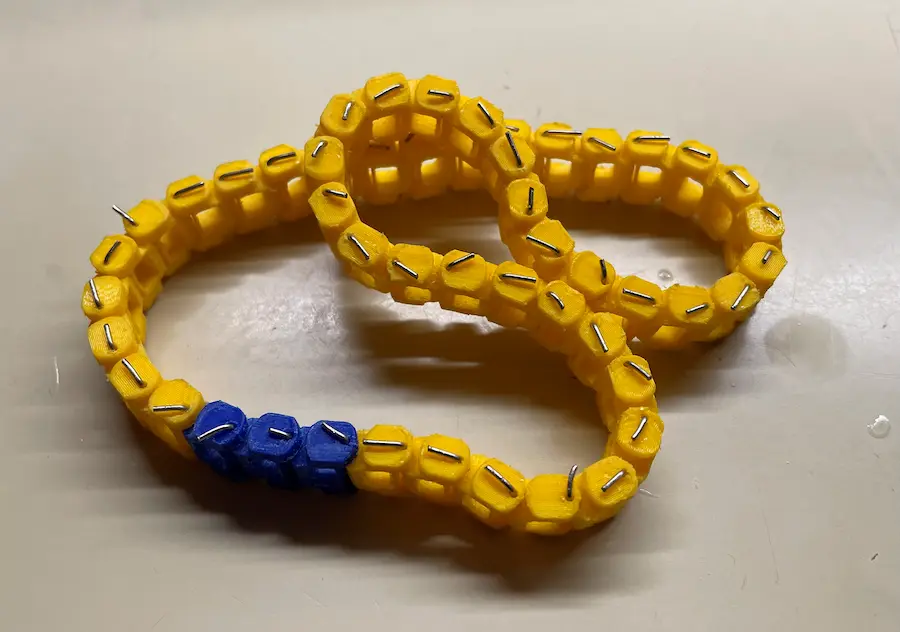 Final chain used, the blue section was a proof of concept for this iteration of the chain link. 